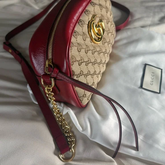 Gucci Beige and Red Crossbody Camera Bag (Rare) - Picture 6 of 16